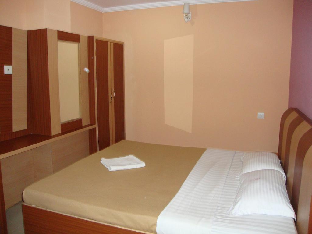 Hotel Bari International Bhubaneswar Quarto foto
